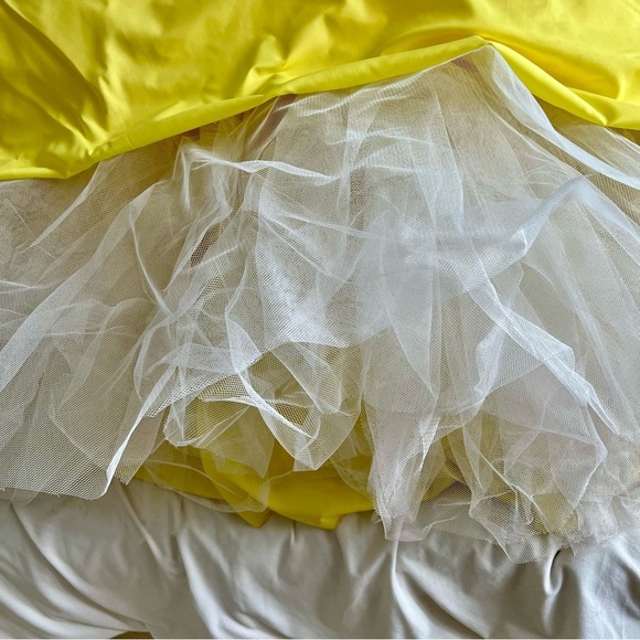 Beautiful bright yellow Mori Lee Quinceañera dress - Picture 15 of 16